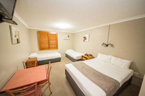 Cosmopolitan Motel & Serviced Apartments - New Castle Tourism 7