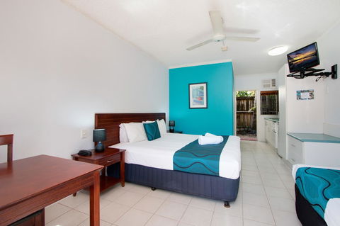 Cairns City Palms - New Castle Tourism 19