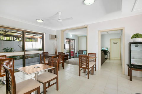 Cairns City Palms - New Castle Tourism 7