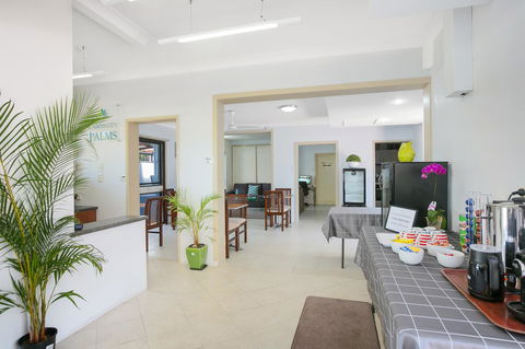 Cairns City Palms - New Castle Tourism 4