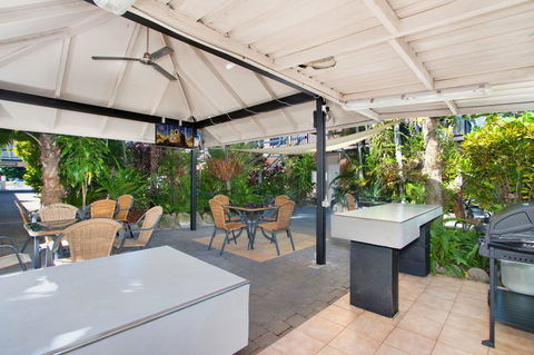 Cairns City Palms - New Castle Tourism 31