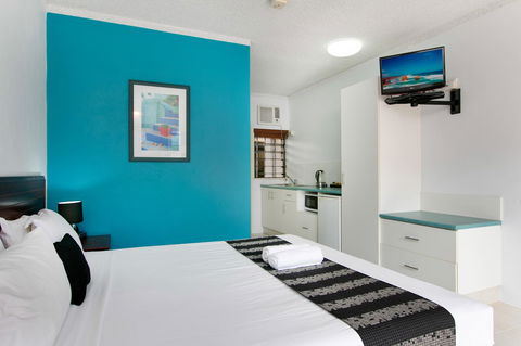 Cairns City Palms - New Castle Tourism 15