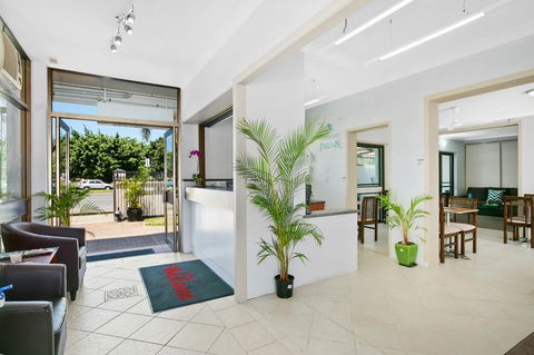 Cairns City Palms - New Castle Tourism 3