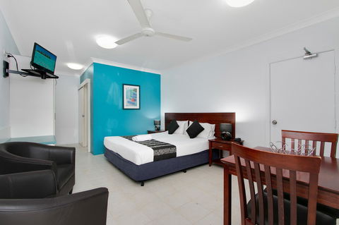 Cairns City Palms - New Castle Tourism 26