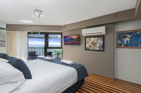 Burleigh Esplanade Apartments - Newcastle Accommodation 32
