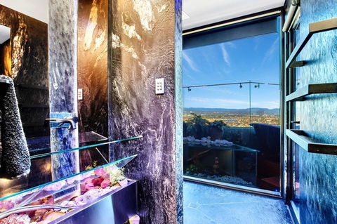 Burleigh Esplanade Apartments - Newcastle Accommodation 7
