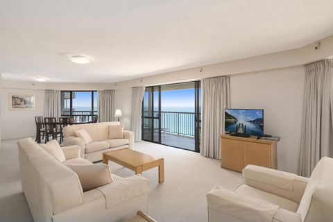 Burleigh Esplanade Apartments - Newcastle Accommodation 16