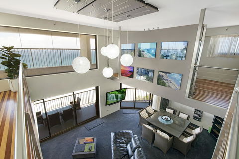 Burleigh Esplanade Apartments - Newcastle Accommodation 25