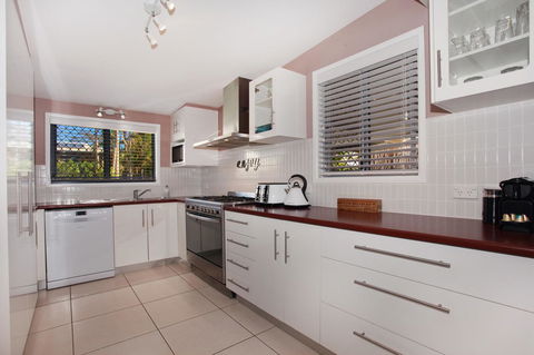 6 Botany Court Marcoola Beach - Pet Friendly 500 Bond - Newcastle Accommodation 10