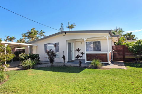 6 Botany Court Marcoola Beach - Pet Friendly 500 Bond - Newcastle Accommodation 1