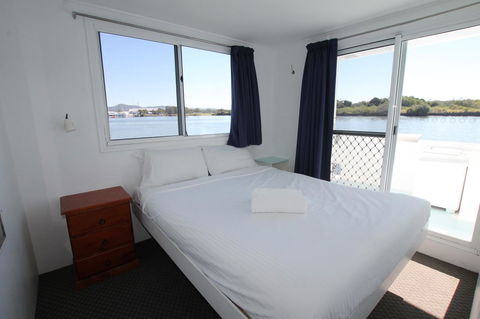 Coomera Houseboats - Newcastle Accommodation 14