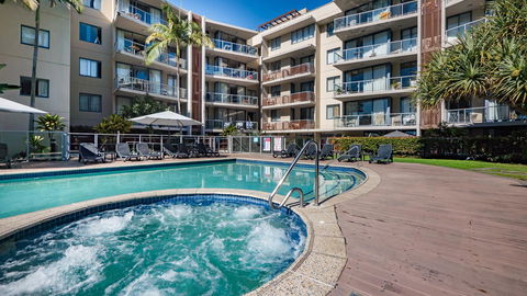 Swell Resort Burleigh Heads - Newcastle Accommodation 1