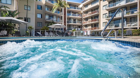 Swell Resort Burleigh Heads - Newcastle Accommodation 12