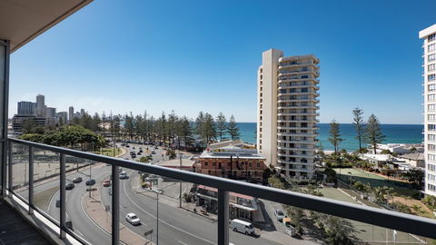 Swell Resort Burleigh Heads - Newcastle Accommodation 32