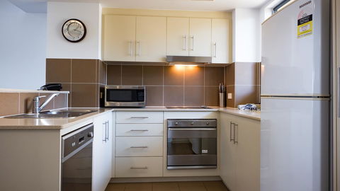 Swell Resort Burleigh Heads - Newcastle Accommodation 7
