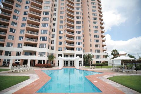 Belle Maison Apartments - Official - New Castle Tourism 0