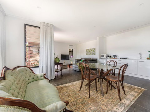 Sam's Buderim Mountain Guest House - New Castle Tourism 16