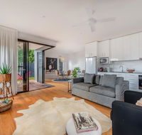 Sam's Buderim Mountain Guest House - Newcastle Accommodation