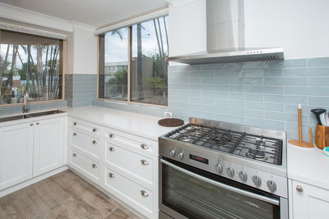 Miami Beachside Holiday Apartments - Newcastle Accommodation 12