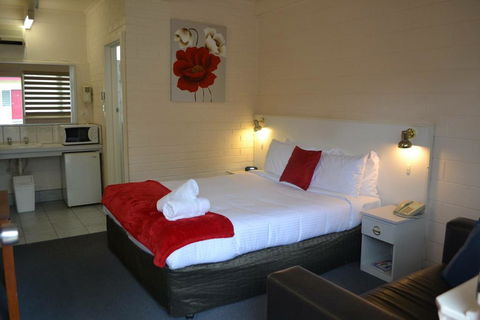 Wattle Motel - New Castle Tourism 0
