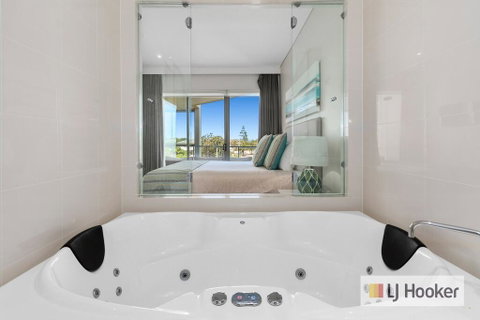 WAVE CULTURE 1204 - BEACH BLISS - Newcastle Accommodation 3
