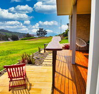 Whale Studio Apartment 1a Ocean Street - Newcastle Accommodation