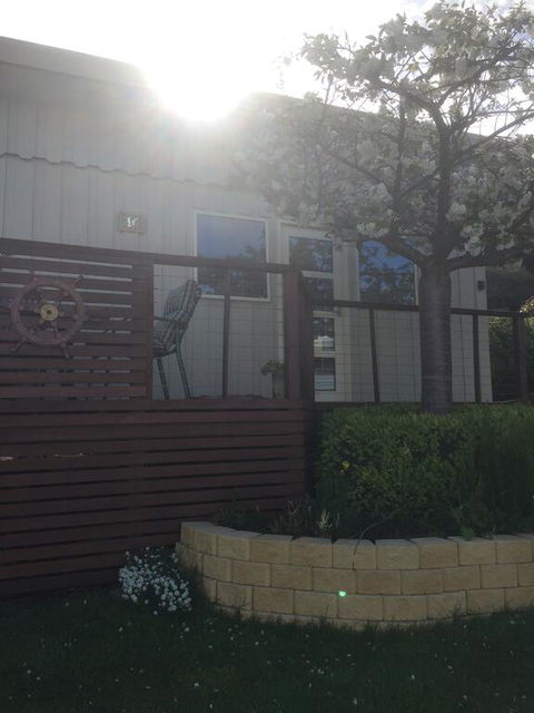 Wheel House Studio - Newcastle Accommodation 2