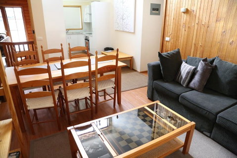 Whispering Pines 1 - Newcastle Accommodation 1