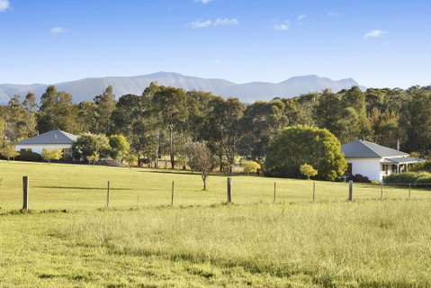 Windsors Edge Cottage Pokolbin - Newcastle Accommodation 1