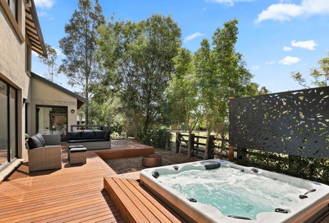 Wine Down - Newcastle Accommodation 0