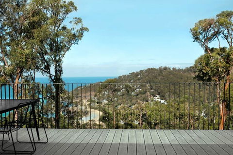 WYE UP - Through The Treetops. Out To The Sea. - New Castle Tourism 0