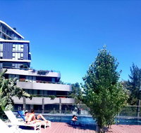 Yarra River Luxury 1BD Apartment - Newcastle Accommodation
