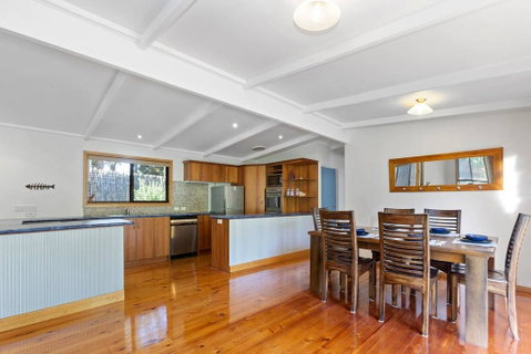YARRABEE - The Perfect Getaway! - Newcastle Accommodation 1