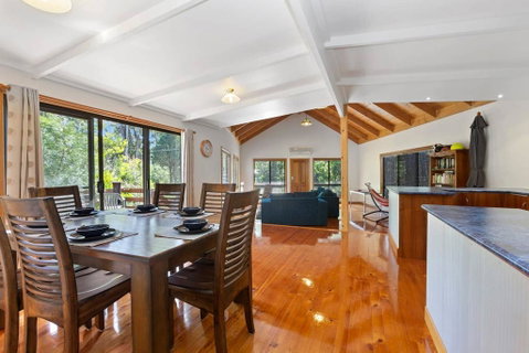 YARRABEE - The Perfect Getaway! - Newcastle Accommodation 0