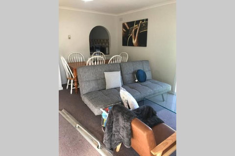 Your Holiday Home In Cohuna, Perfect Family Getaway - Newcastle Accommodation 3