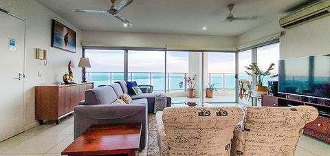 ZEN BY THE WATER - Darwin Premier Retreat - Newcastle Accommodation 3
