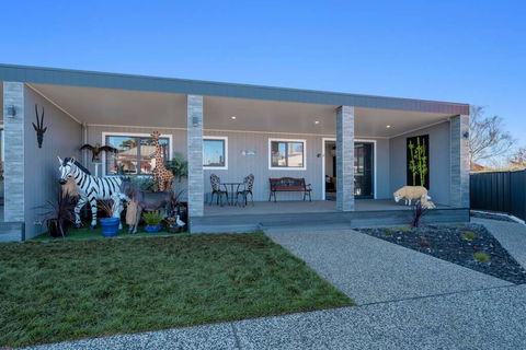 Zoo Villas: Villa Giraffe - Central Wynyard - New Castle Tourism 2