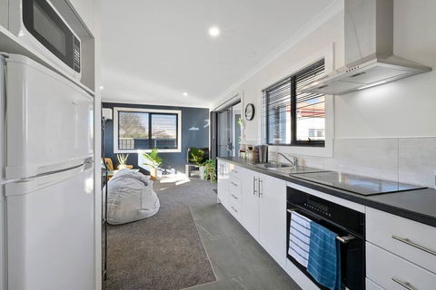 Zoo Villas: Villa Giraffe - Central Wynyard - New Castle Tourism 1