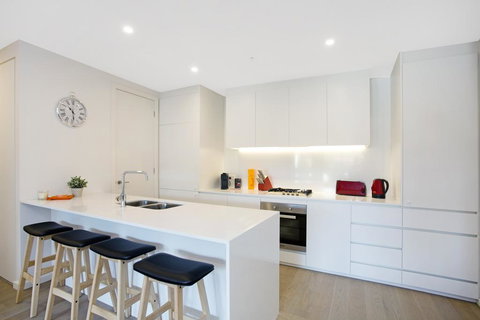 Heart Of St Kilda  Infinity Pool+Parking+WIFI - Newcastle Accommodation 3