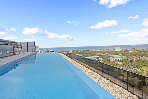 Heart Of St Kilda  Infinity Pool+Parking+WIFI - Newcastle Accommodation 0