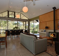 Elfin Hill Vineyard Accommodation - Newcastle Accommodation