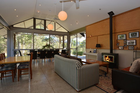 Elfin Hill Vineyard Accommodation - Newcastle Accommodation 0