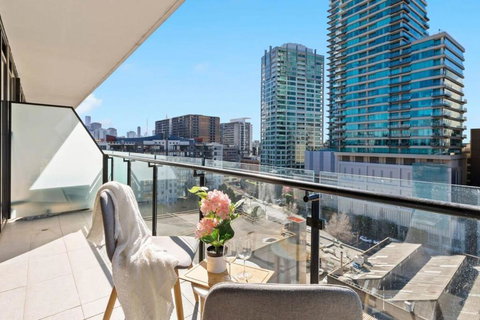 A 2BR Apt Near Shrine Of Remembrance FREE Parking - Newcastle Accommodation 0