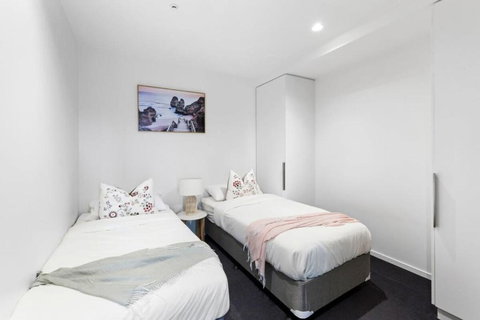 A 2BR Apt Near Shrine Of Remembrance FREE Parking - Newcastle Accommodation 3