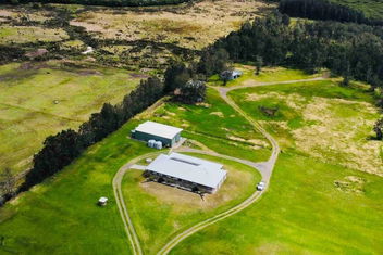Anna Bay 20 Acres Luxury Farm with Newcastle Accommodation