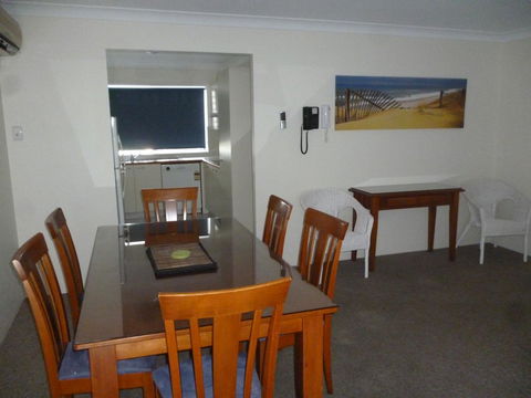 Le Lavandou Holiday Apartments - New Castle Tourism 6