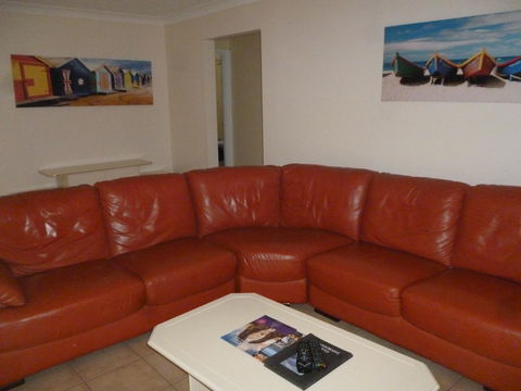 Le Lavandou Holiday Apartments - New Castle Tourism 8