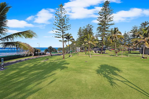 Pacific Regis Beachfront Holiday Apartments - Newcastle Accommodation 15