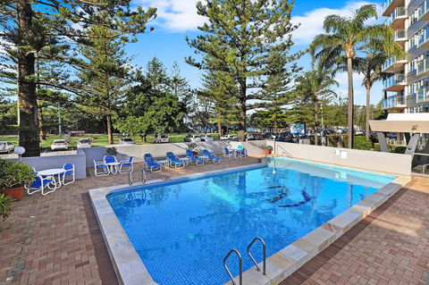 Pacific Regis Beachfront Holiday Apartments - Newcastle Accommodation 4