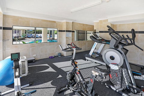 Pacific Regis Beachfront Holiday Apartments - Newcastle Accommodation 8